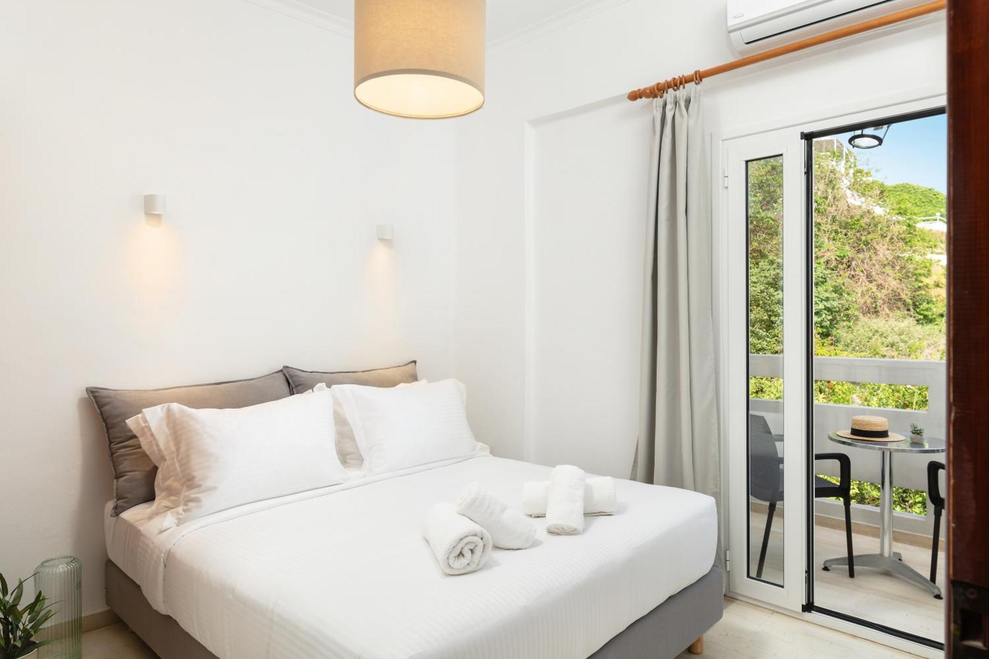 Thelesi Apartments Stalos Exterior photo