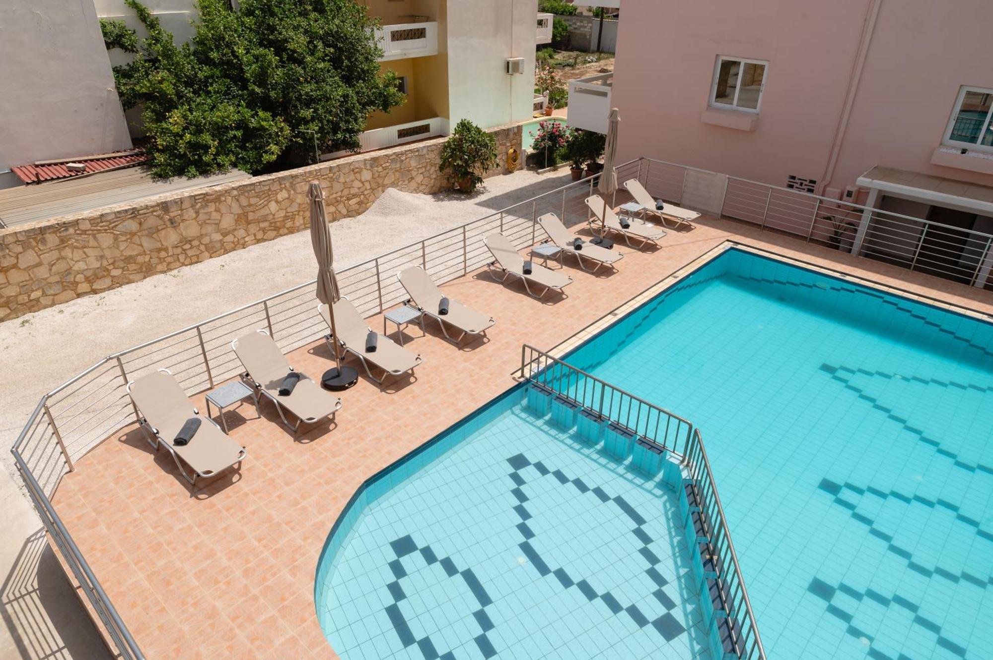 Thelesi Apartments Stalos Exterior photo