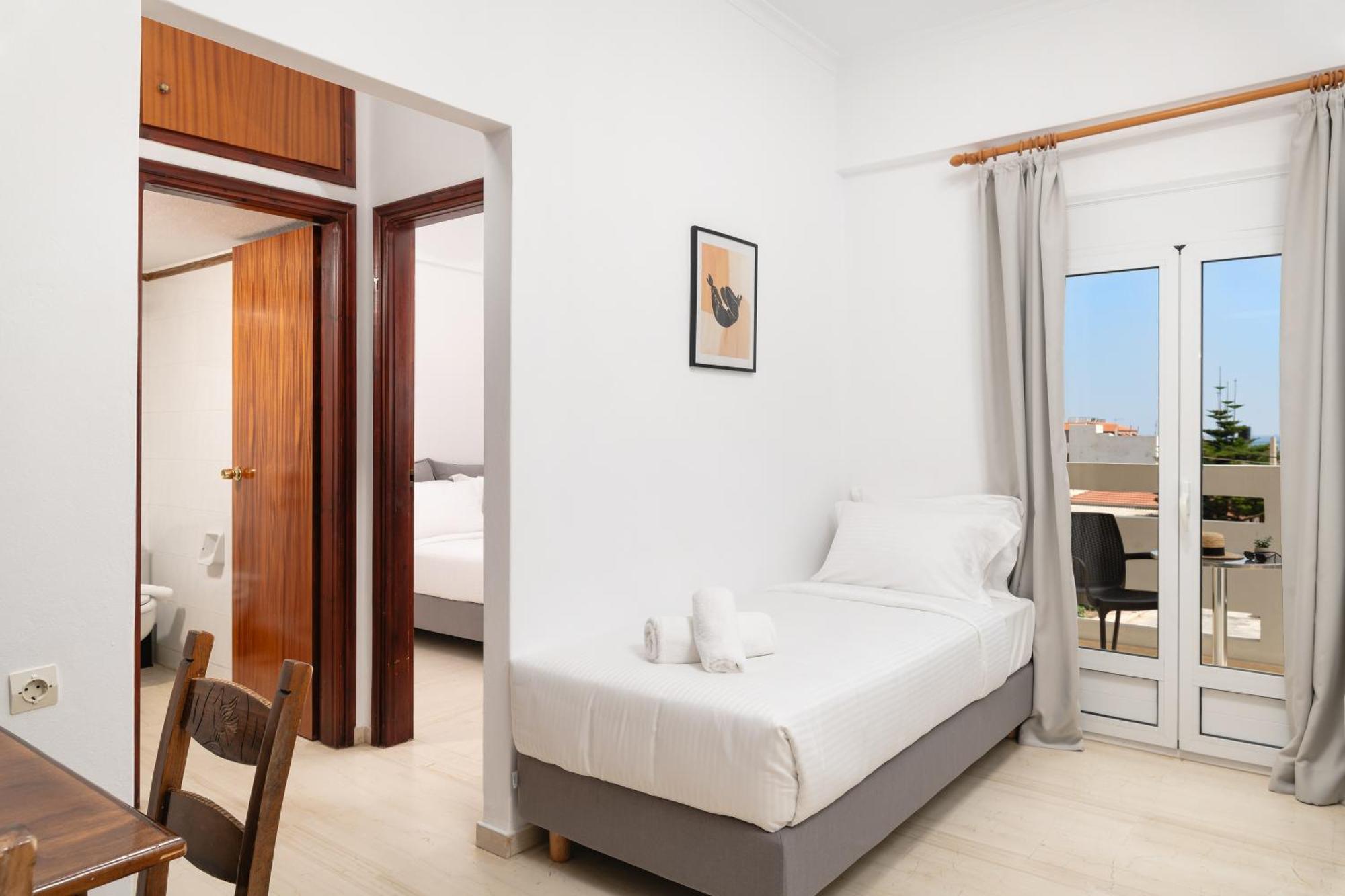Thelesi Apartments Stalos Exterior photo