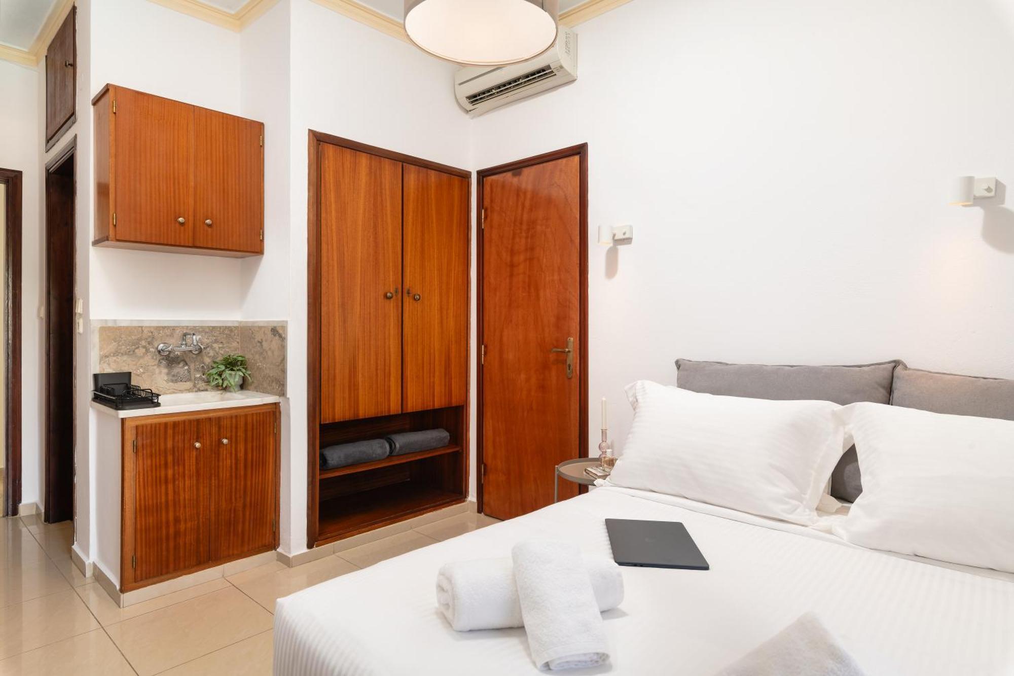 Thelesi Apartments Stalos Exterior photo
